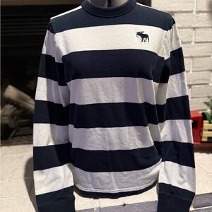 Unisex Abercrombie & Fitch Navy and White Shirt Large